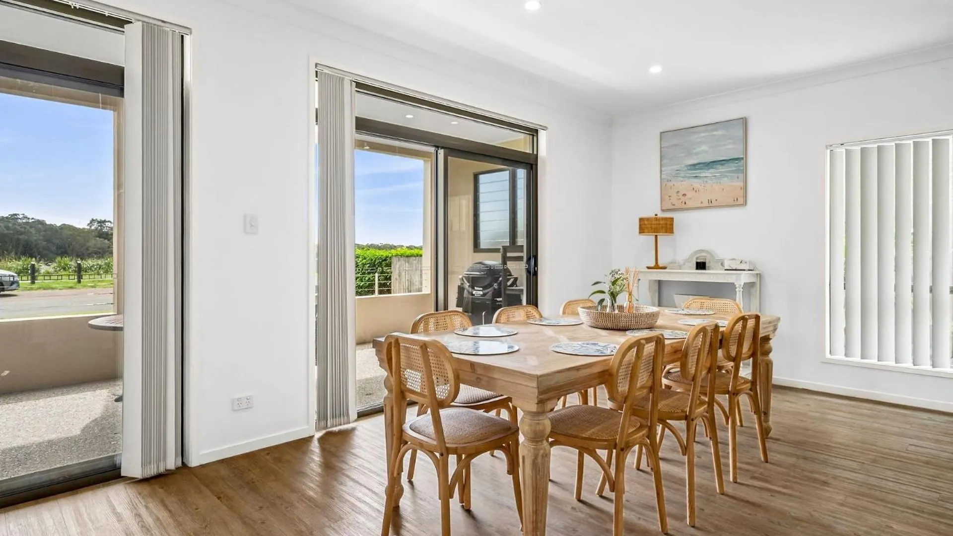 Currimundi Lake House Kawana Waters